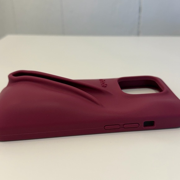 rhode iPhone 14 Pro Raspberry Jelly Lip Case - Picture 5 of 7